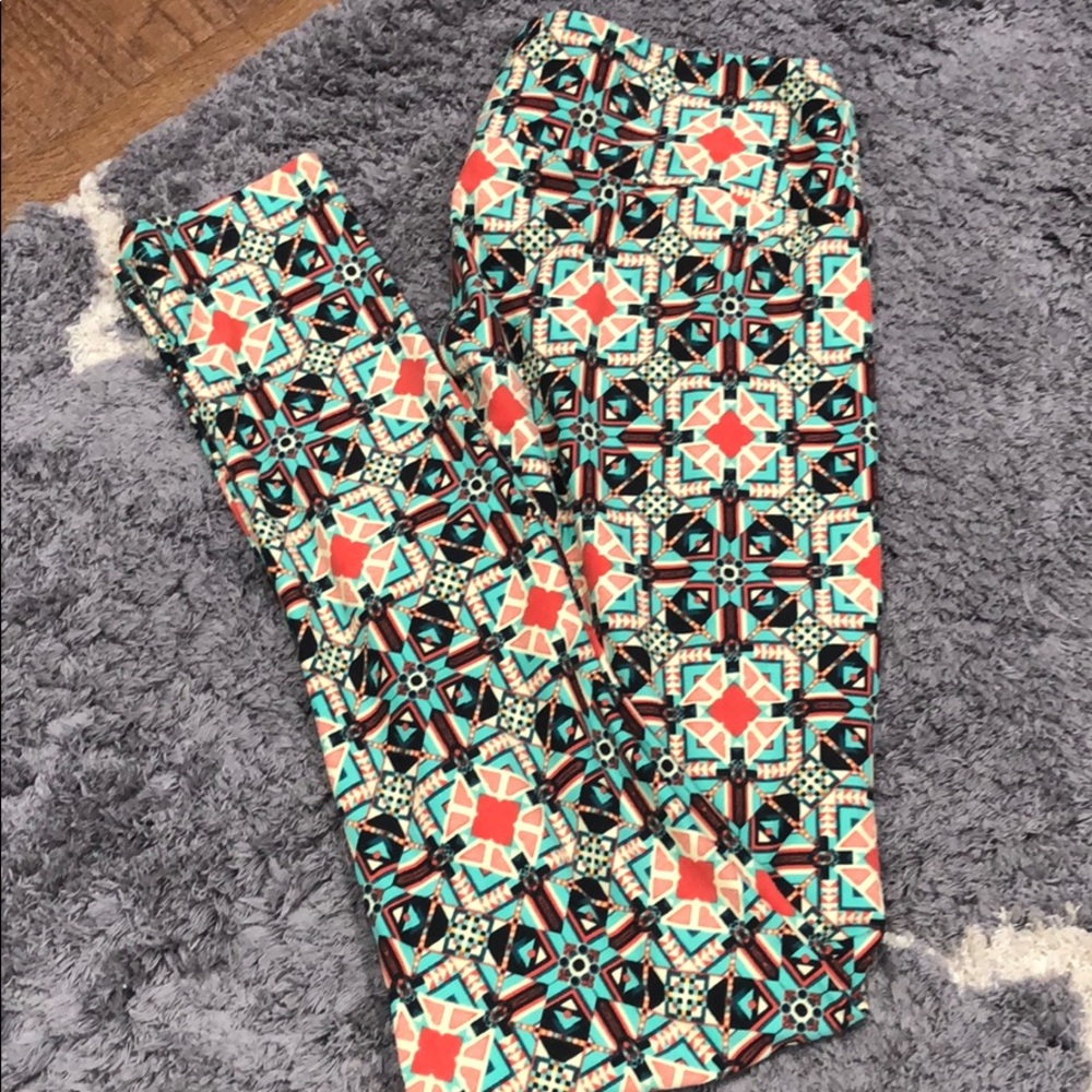 Never worn LuLaRoe TC leggings. NWOT